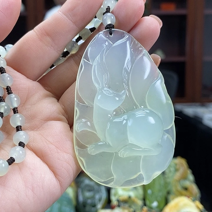 蛇纹石玉未镶嵌颈饰萍**乐