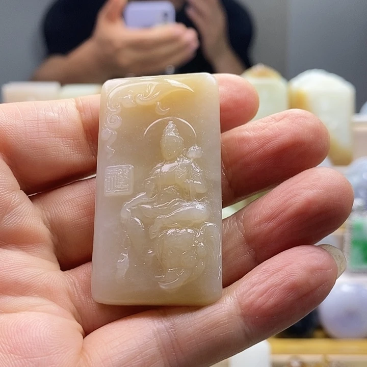 和田玉未镶嵌颈饰