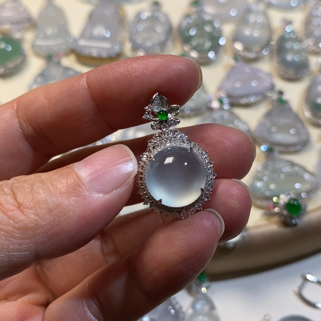 翡翠18K金镶嵌吊坠(不含链)蛋面