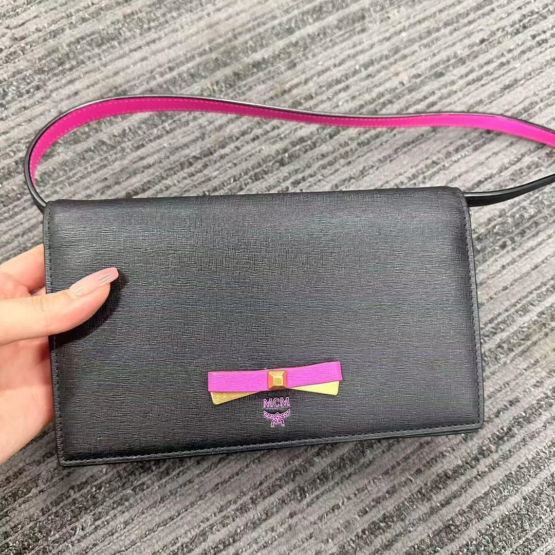95新 MCM mcm 06007黑色翻盖/二奢包包