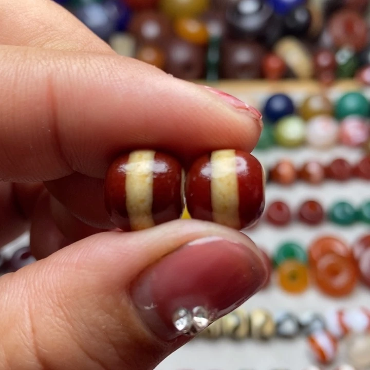 玛瑙/玉髓颈饰未镶嵌坑*