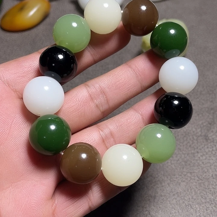 和田玉（糖玉）未镶嵌手镯