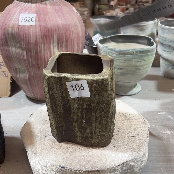 摆件高15，口9，无孔，106