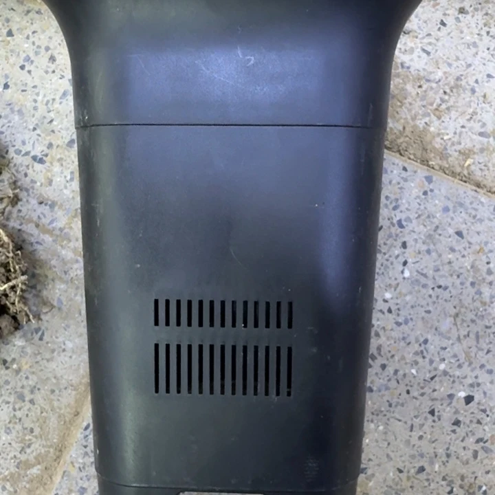 大黑万象方盆口径15公分左右无托盘一个，20包邮