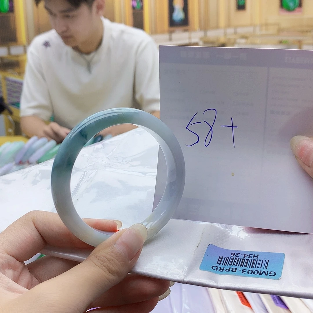 翡翠手镯未镶嵌099998……