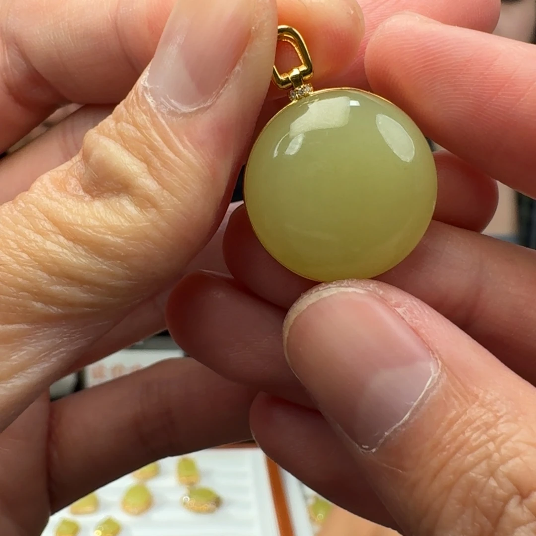 和田玉18K金镶嵌颈饰927冰冰