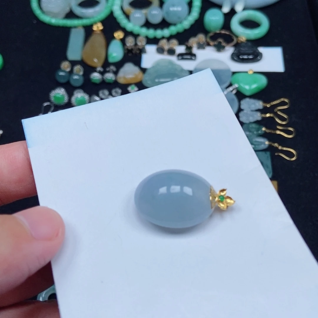 翡翠未镶嵌颈饰紫蛋面吊坠