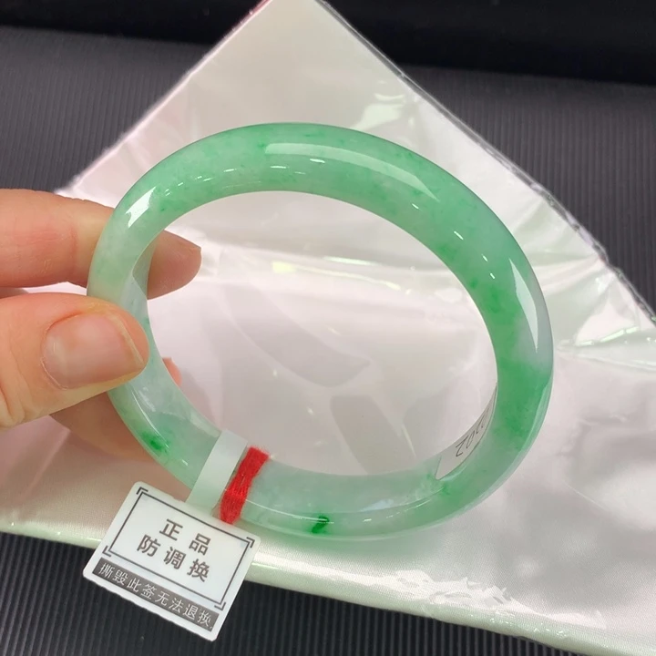 翡翠未镶嵌手镯正圈61