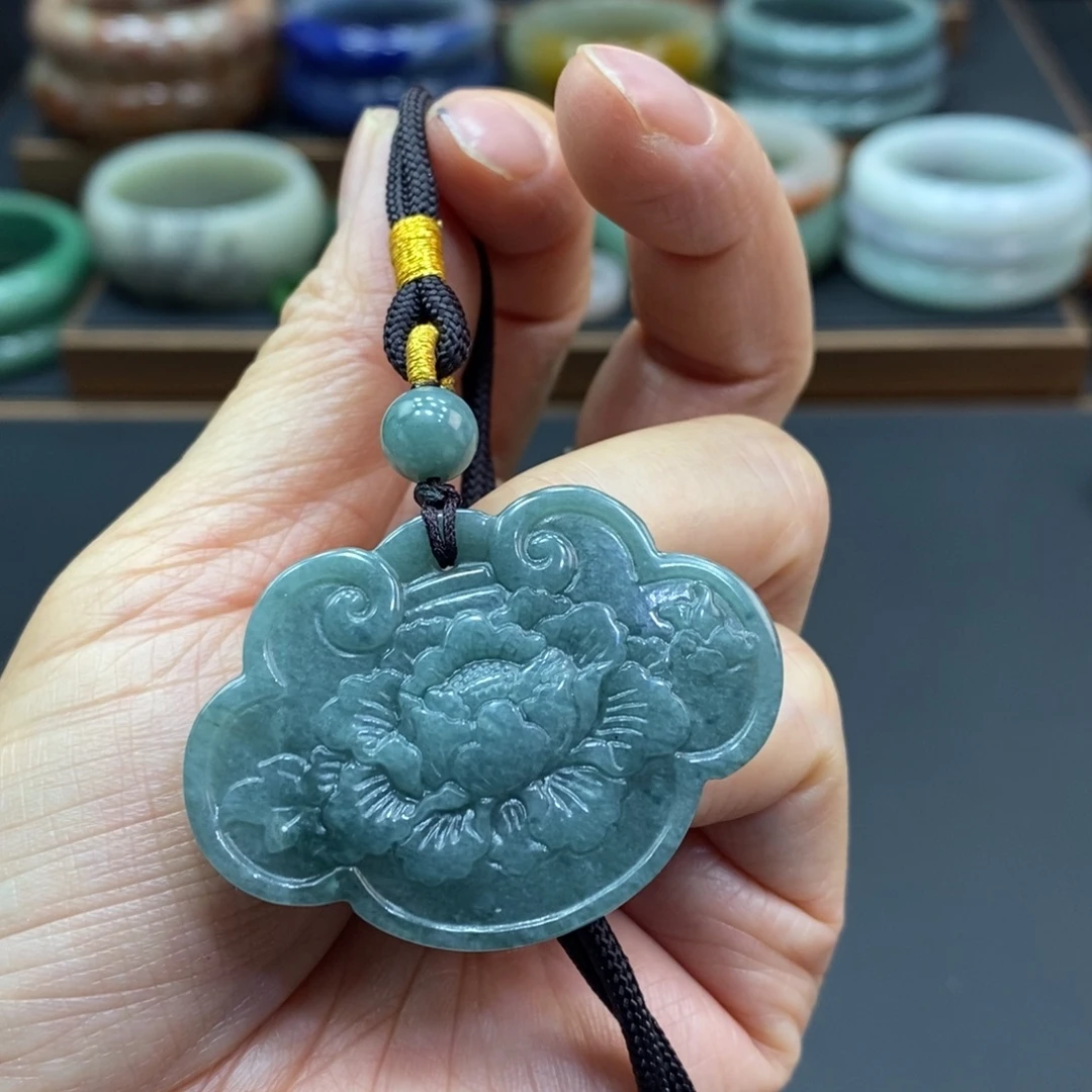 翡翠未镶嵌颈饰吊坠