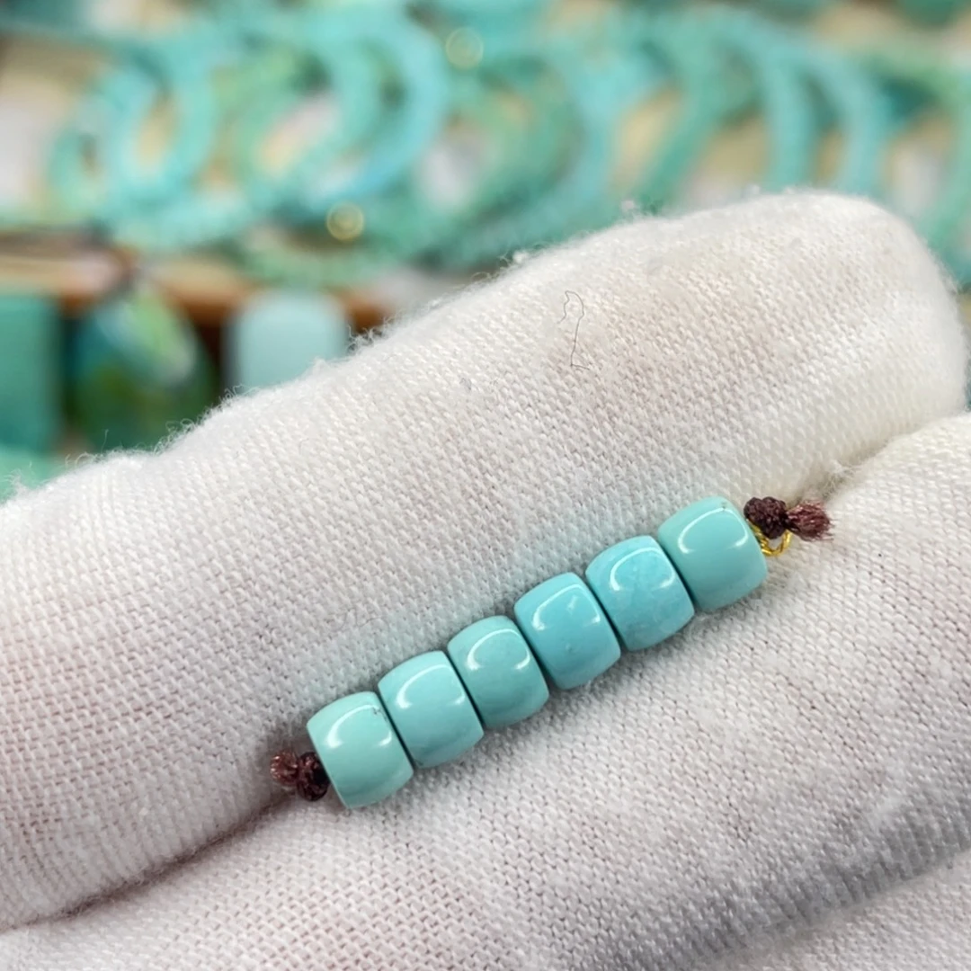 绿松石未镶嵌颈饰