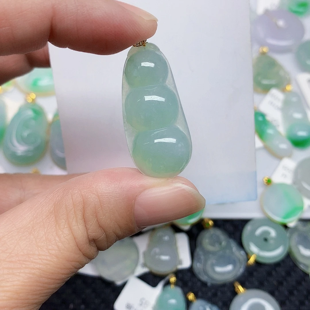 翡翠18K金镶嵌颈饰3456777