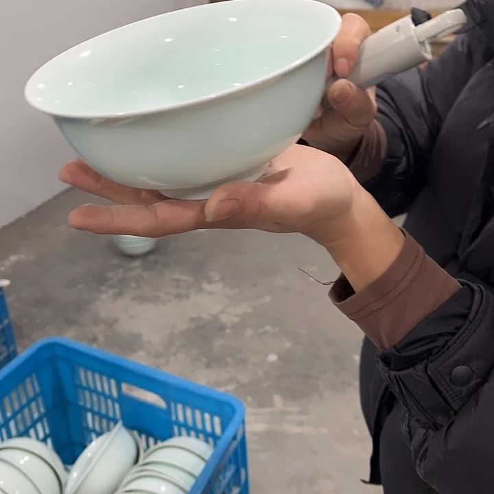 瓷片青瓷6英寸面碗两个微瑕包邮