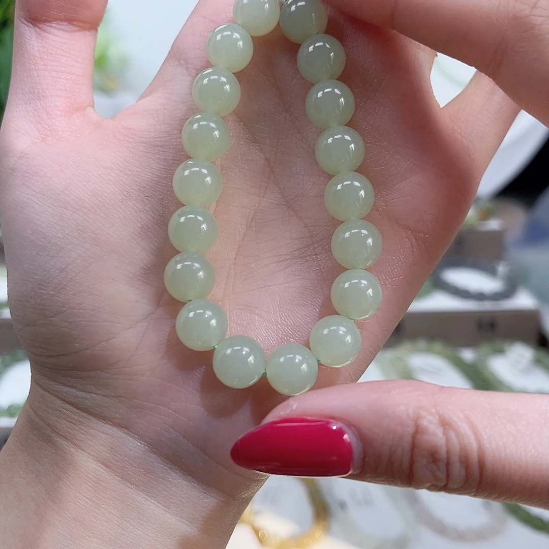 笑***姐和田玉未镶嵌手串