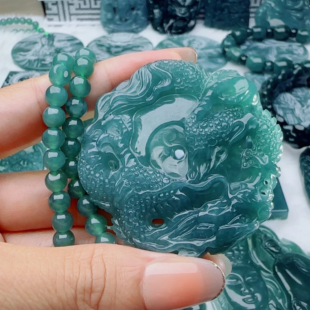 颈饰未镶嵌翡翠多样性发货天然的A货翡翠