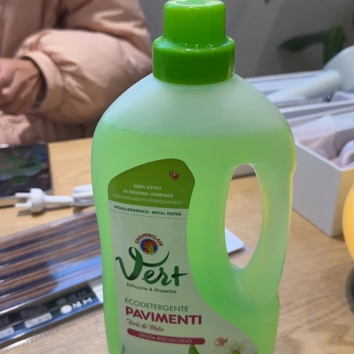 地板清洁剂一桶装