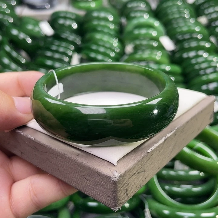 未镶嵌手镯和田玉（碧玉）