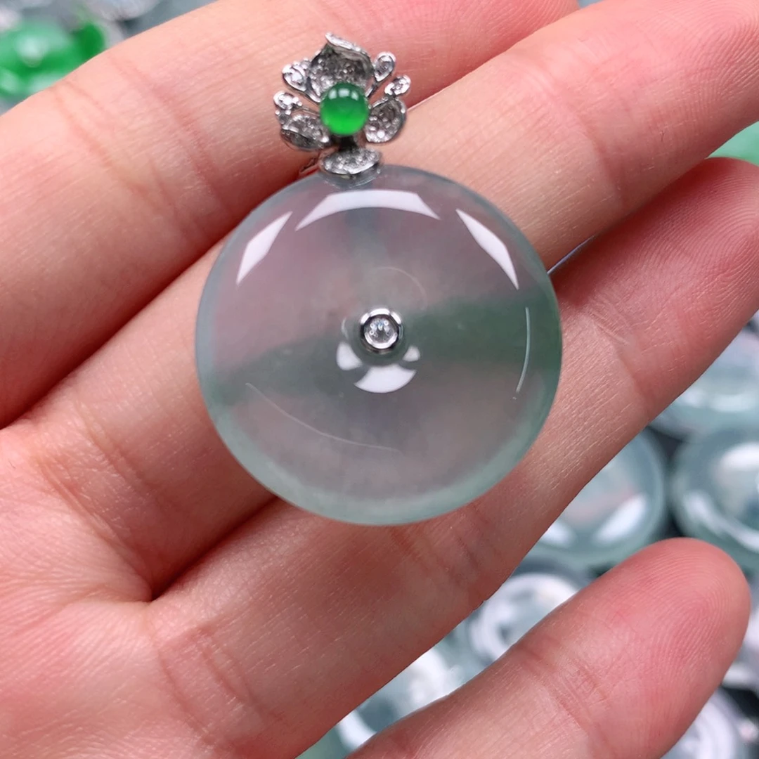 颈饰18K金镶嵌翡翠天然翡翠