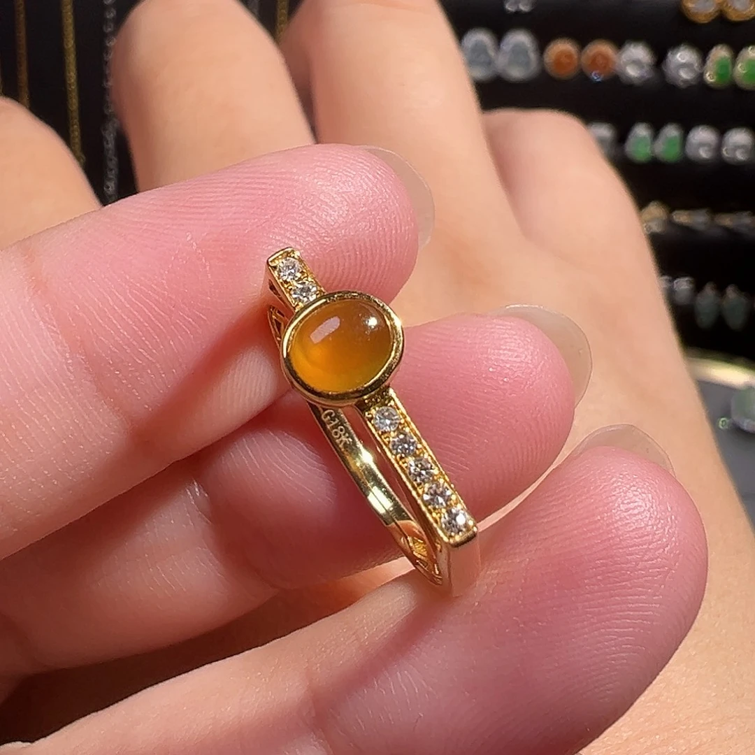 翡翠18K金镶嵌戒指黄翡戒指