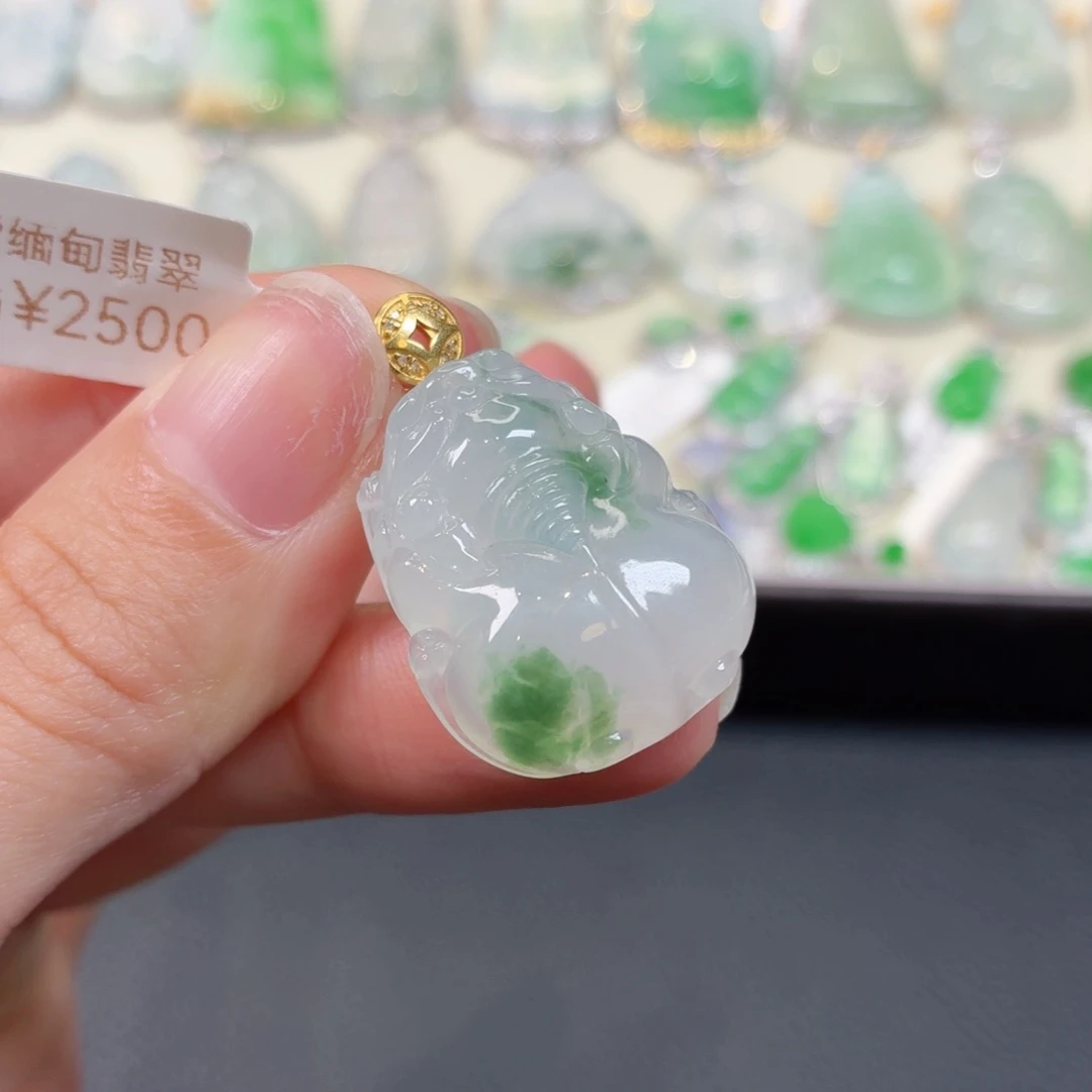 颈饰18K金镶嵌翡翠洋*