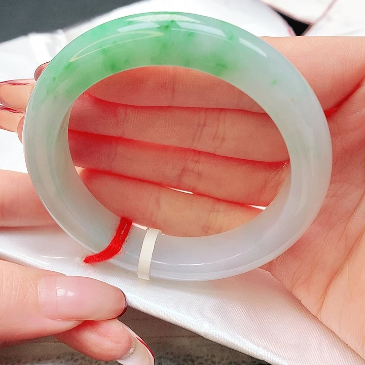 翡翠手镯未镶嵌夏*语54泥鳅背