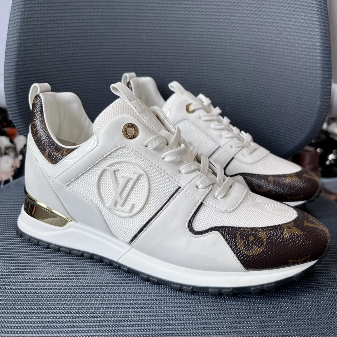 99新 LouisVuitton/路易威登 仅试穿！39码！runaway白色老花休闲鞋