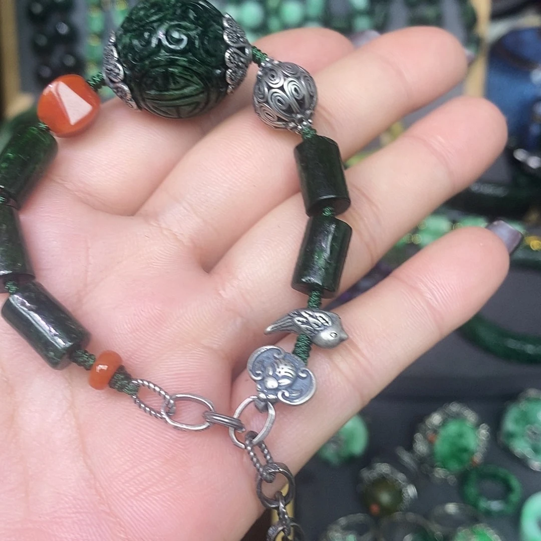 未镶嵌手链翡翠漂亮美眉