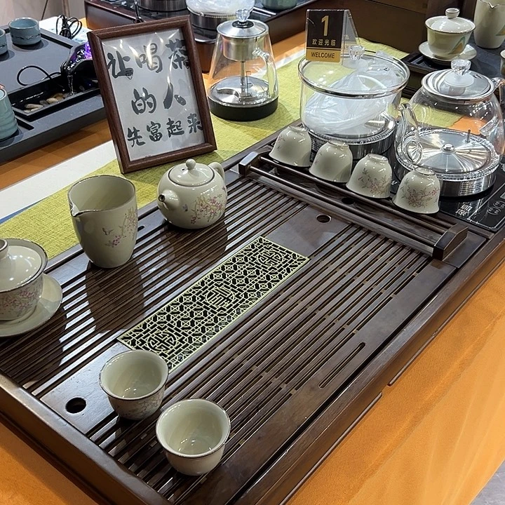 不说你还以为人家还能和人家玩