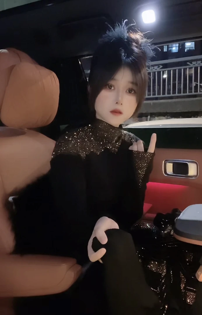 AA黄钻不镂空修身显瘦亮钻打底衫