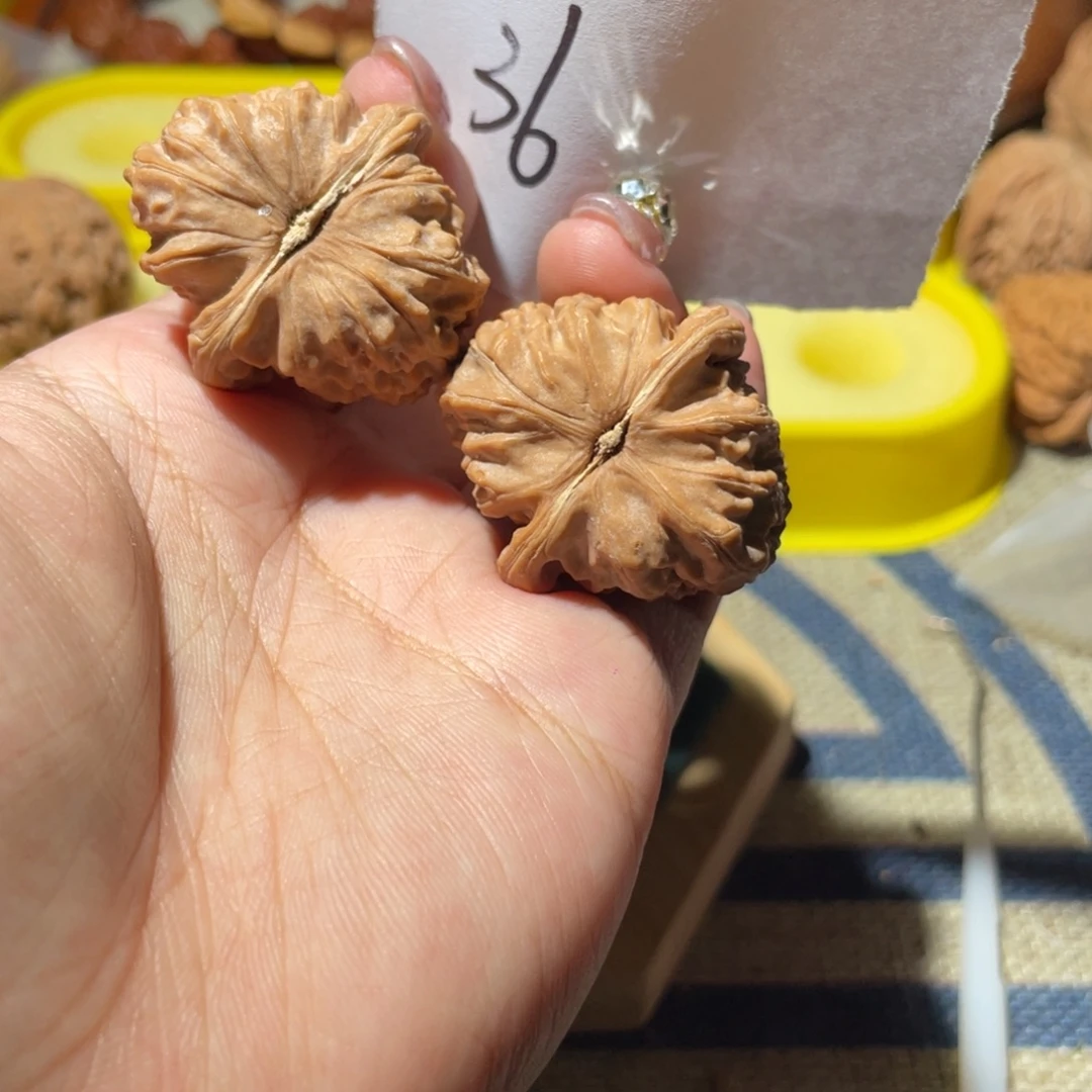 吊坠文玩核桃36号三角白