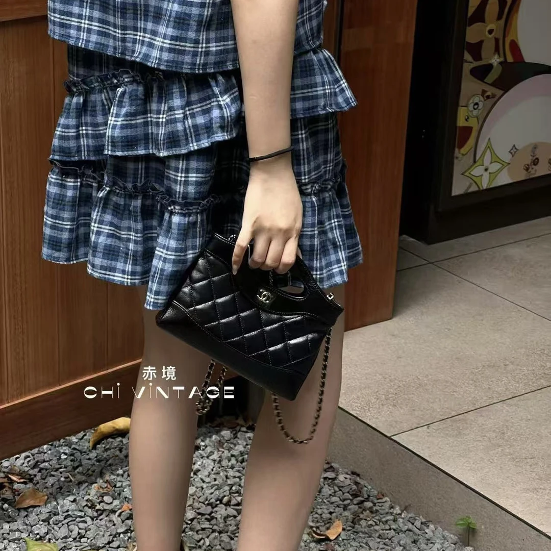 99新 Chanel/香奈儿 9906 黑色油蜡羊皮31bag nano 芯片款