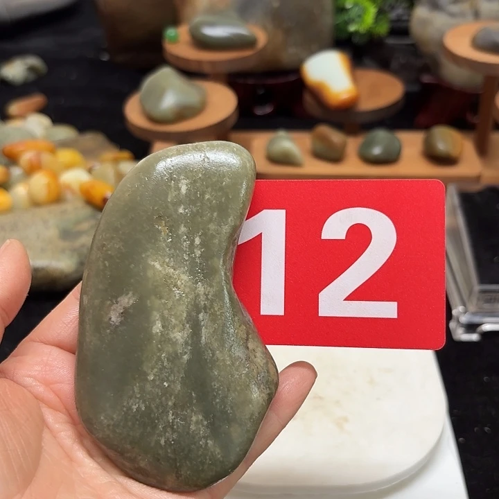 和田玉（糖玉）未镶嵌挂件