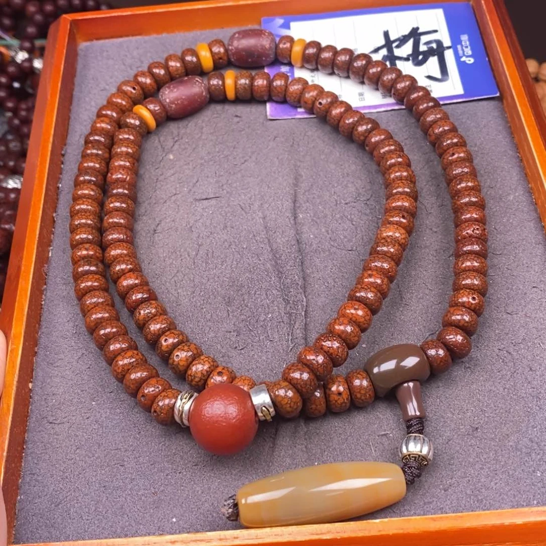 星月菩提吊坠知**一星月