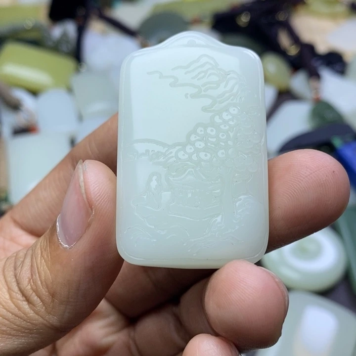 和田玉未镶嵌颈饰