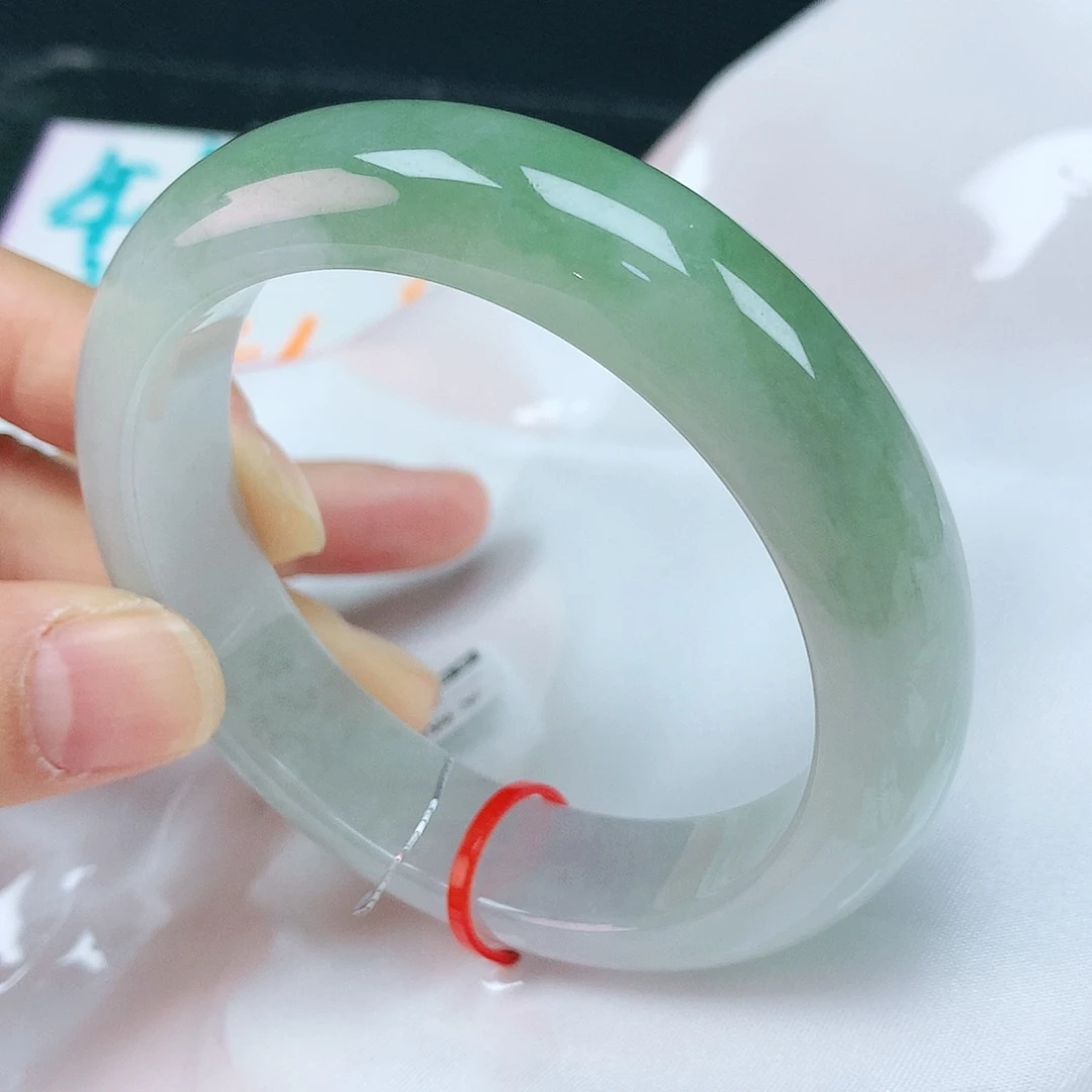 翡翠手镯未镶嵌56轮胎