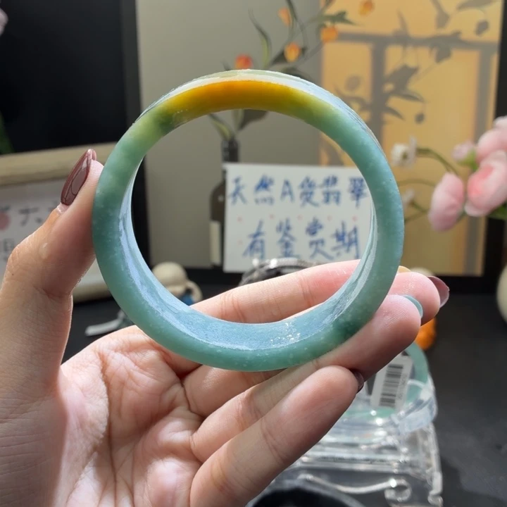 翡翠未镶嵌手镯黄绿双色