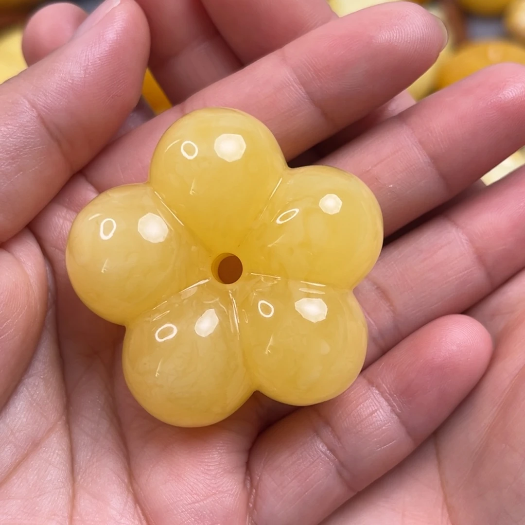 蜜蜡裸石未镶嵌五瓣花
