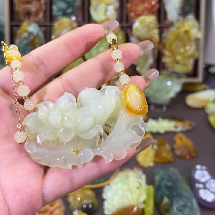 未镶嵌蛇纹石玉颈饰