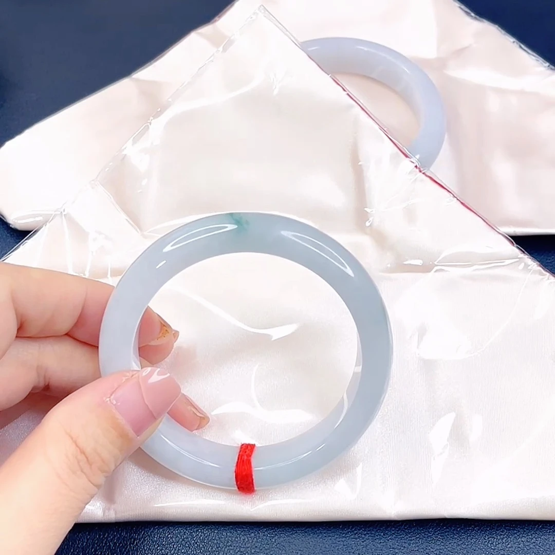 翡翠未镶嵌手镯白冰点翠