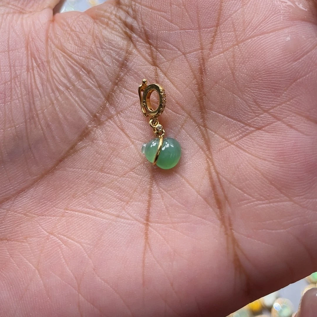 吊坠(不含链)18K金镶嵌翡翠