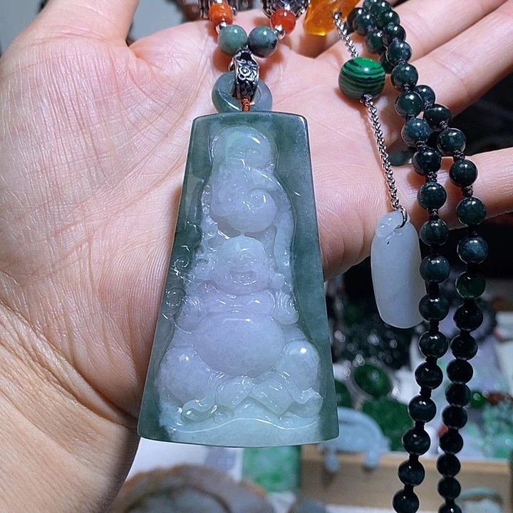 翡翠未镶嵌吊坠(赠链)