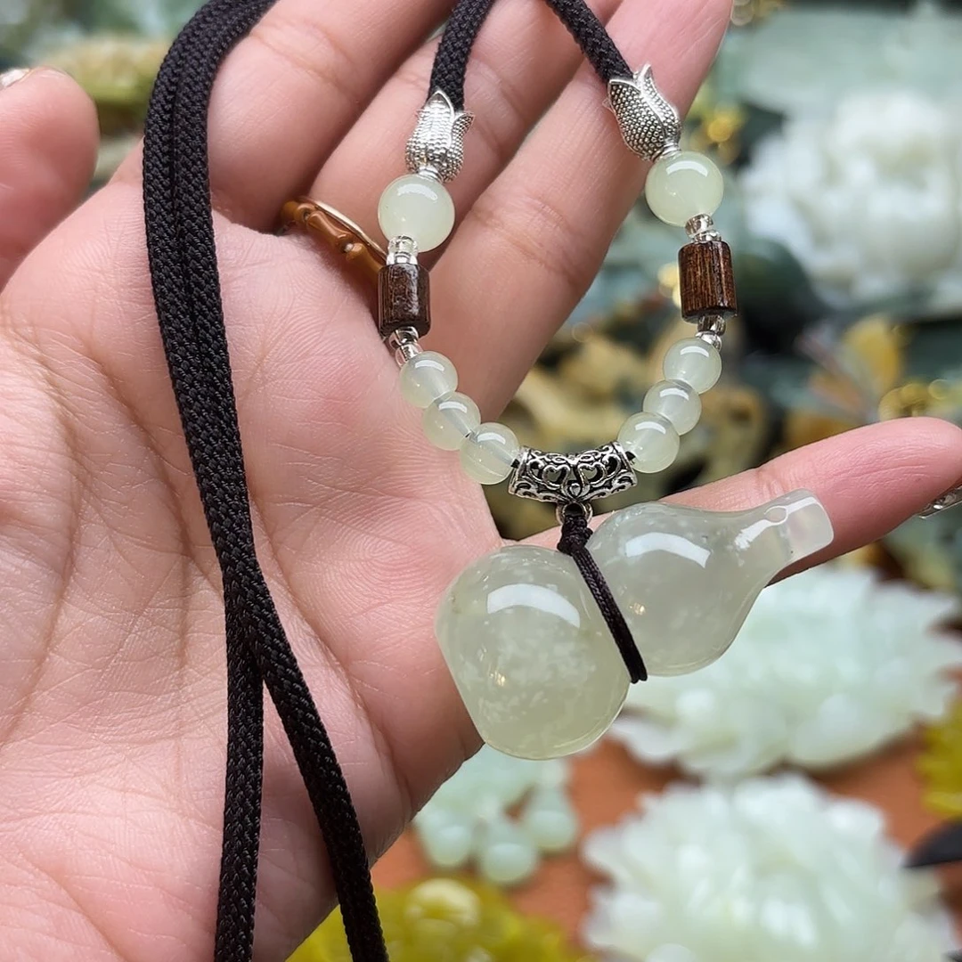 蛇纹石玉合金颈饰