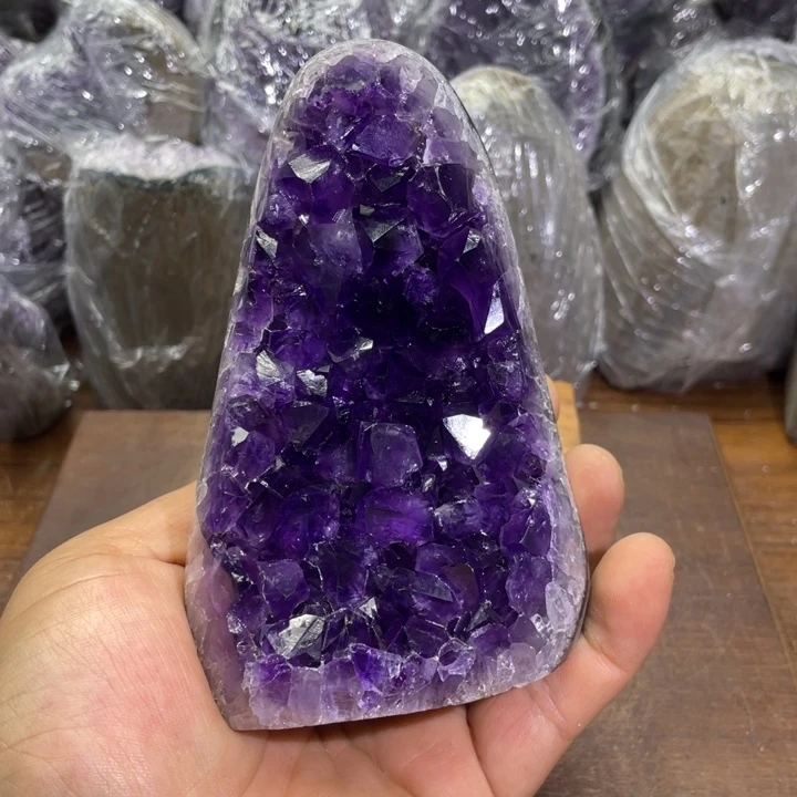 未镶嵌水晶大型摆件（非配饰）