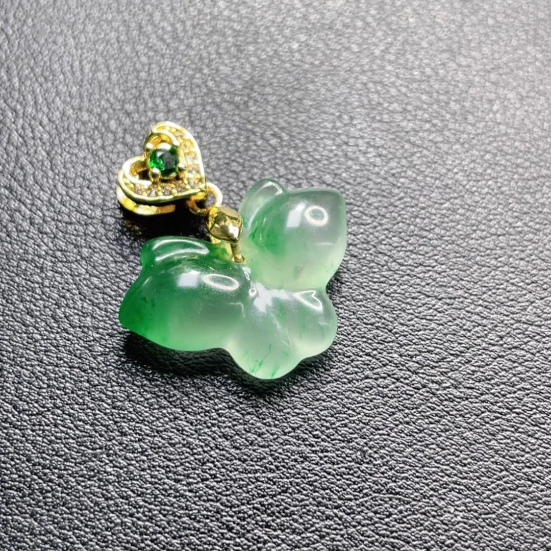 石英质玉（非洲翠）未镶嵌吊坠(赠链)蝴蝶全净炸光27.5*24*5.8mm