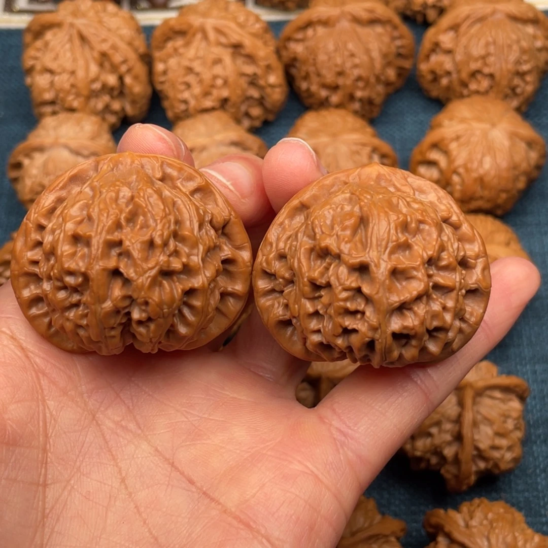 文玩核桃把件42桃心宫灯