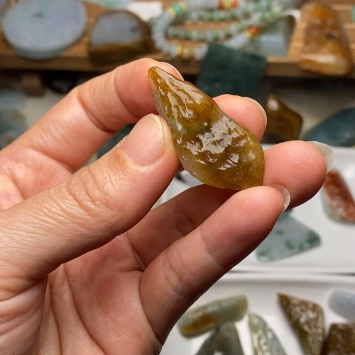 翡翠未镶嵌颈饰天然