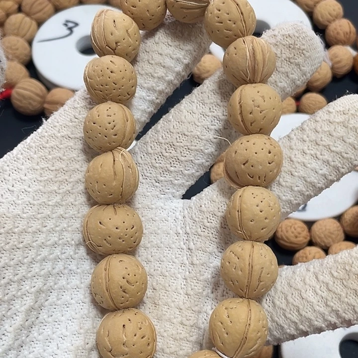 桃核吊坠野生桃核，一物一图