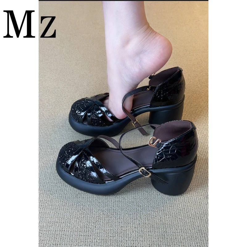 Mr.Zheng/7cm/粗跟一字带包头中空凉鞋夏季新款休闲包跟金色女鞋