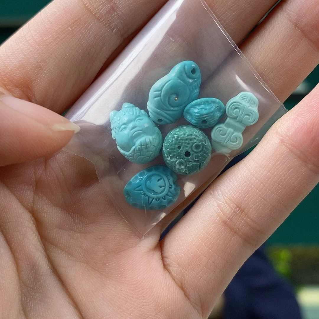 绿松石未镶嵌珠宝奇石