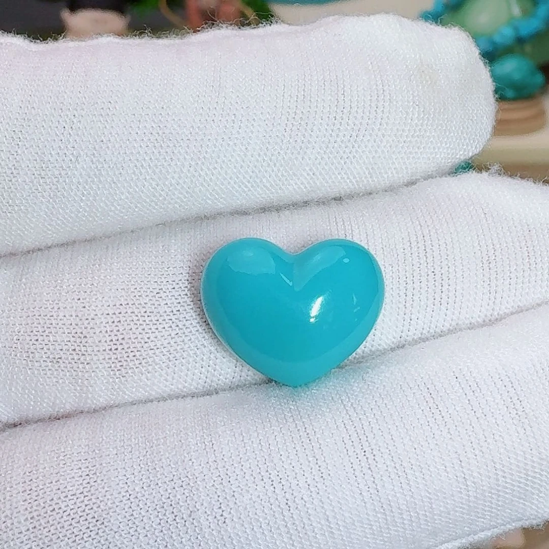 绿松石未镶嵌珠宝奇石饱满高瓷蓝屁桃