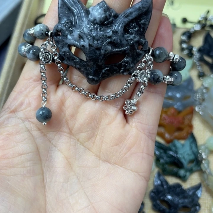 蛇纹石玉合金颈饰